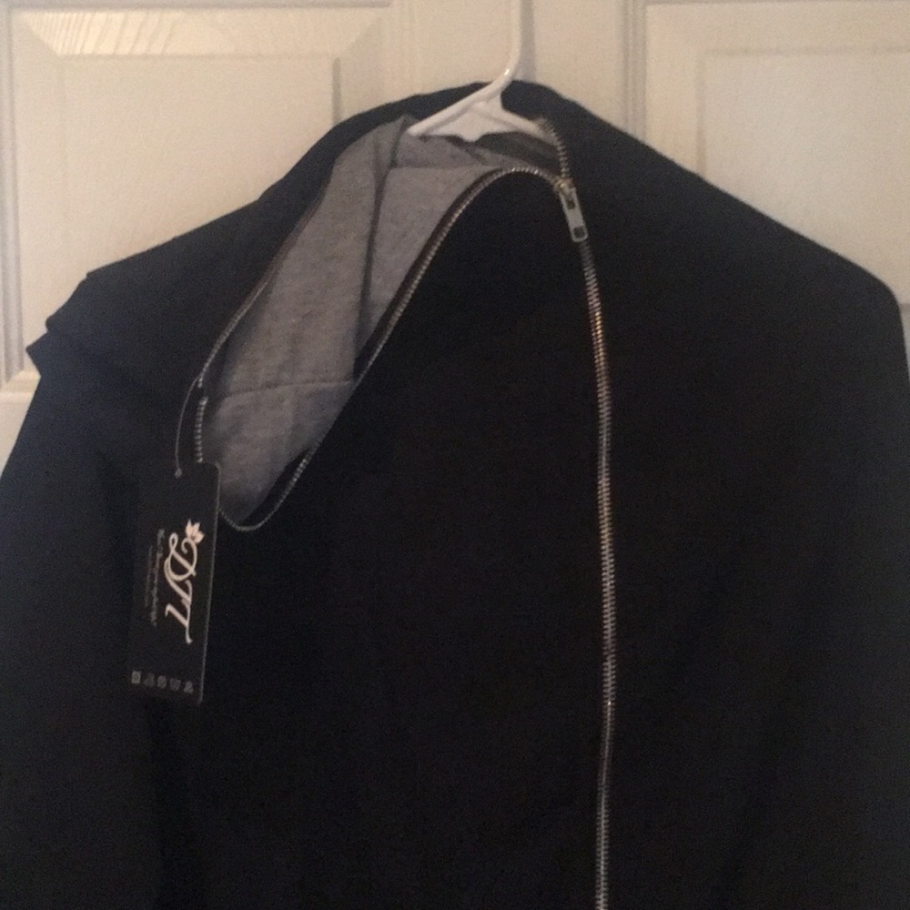 Jacket - Picture 2 of 4